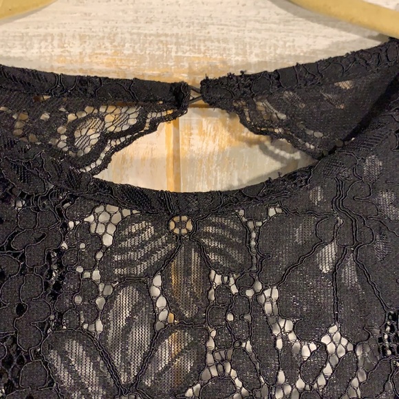 🖤LOFT Black Floral Lace Cut Out Back Dress🖤 - Picture 4 of 8